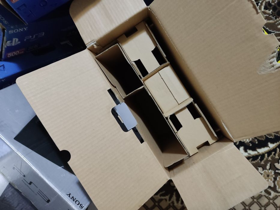 Sony Playstation 3  упакування коробка заводська  500gb.