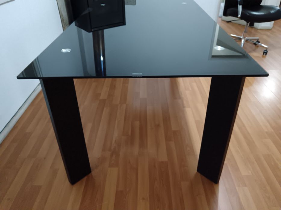 Mesa de sala - vidro temperado preto e madeira