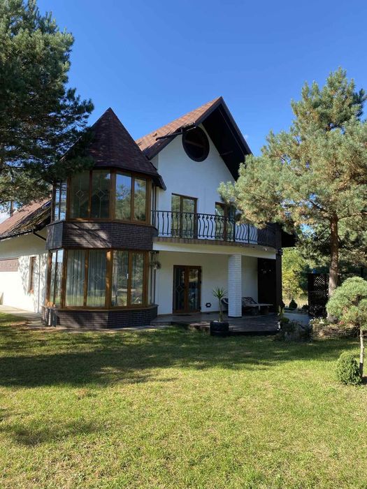 Будинок в кривині