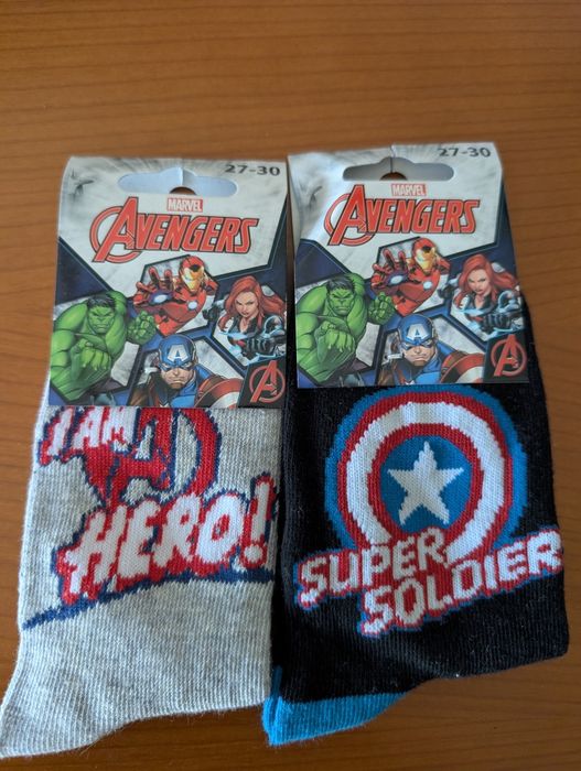 Meias da Marvel.