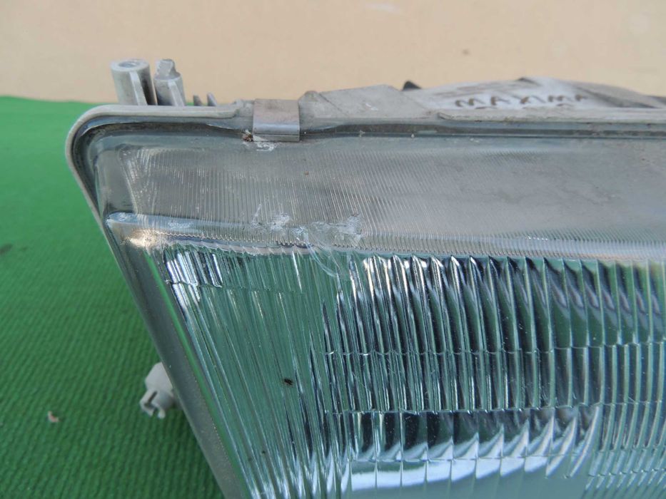 Lampa przednia prawa europejska NISSAN Maxima QX 95,96,97,98,99