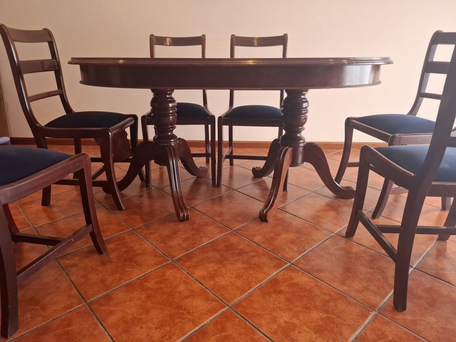Mesa de sala de jantar