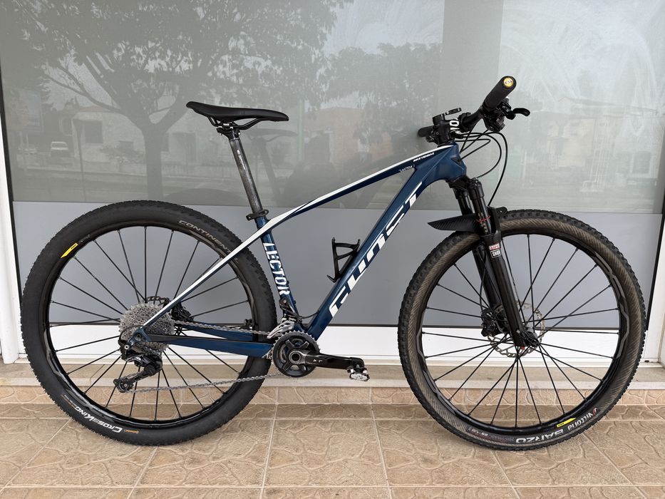 Bicicleta de BTT 29 - Bem equipada