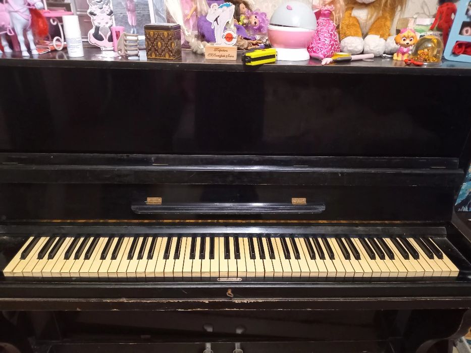 Віддам піаніно б/у