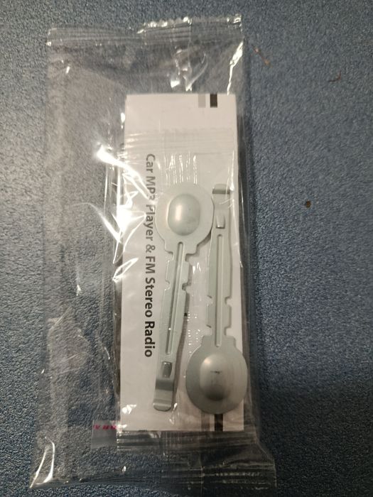 Rádio de carro novo por estrear tem tudo