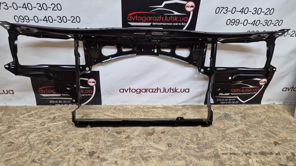 Панель передня Skoda Octavia Tour телевізор Шкода Тур