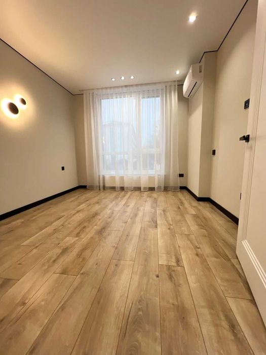 Продаж 1-кім квартира, центр, 34 м2, ЖК IQ