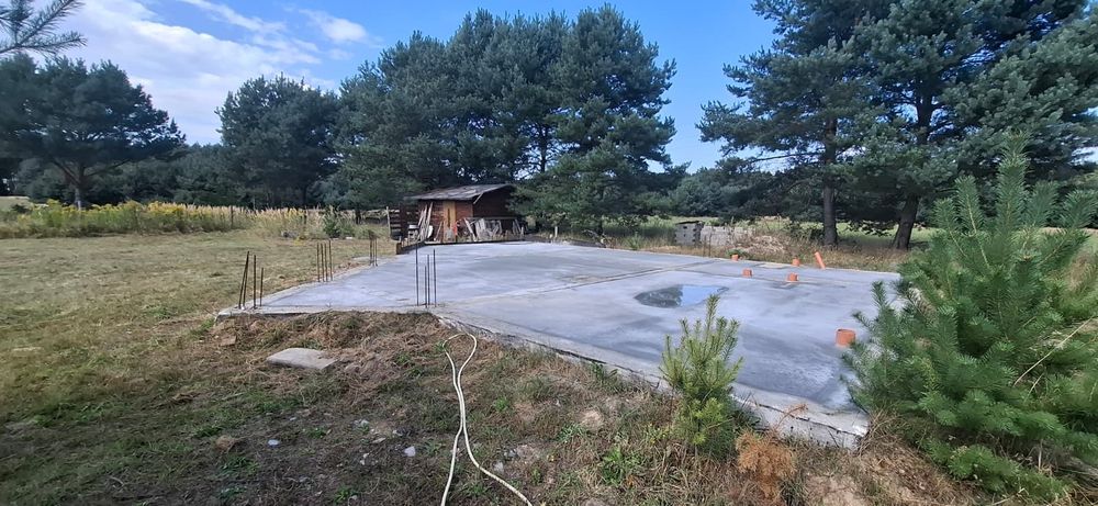 Działka z fundamentami – WIDOK NA LAS