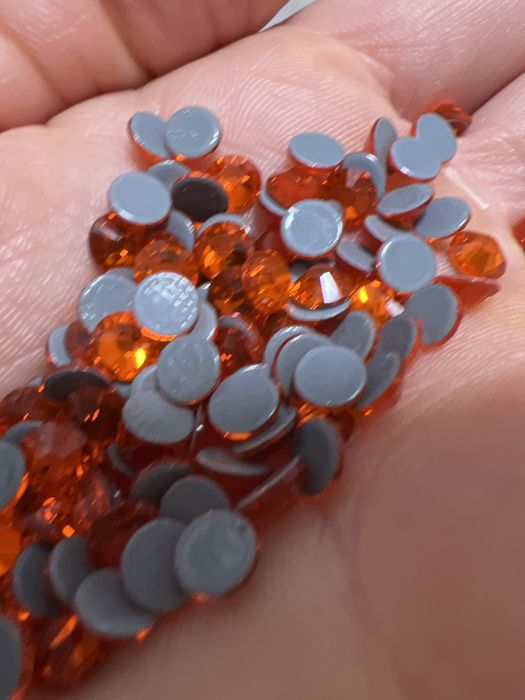 Стразы ss20 hyacint