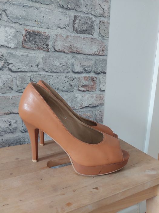 Buty na obcasie rozm 38
