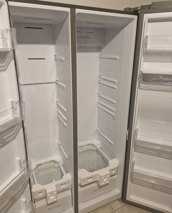 Frigorífico Americano  TCL com dispensador de agua