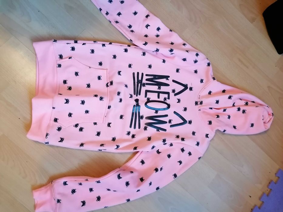 Sweterki 140 i bluzy
