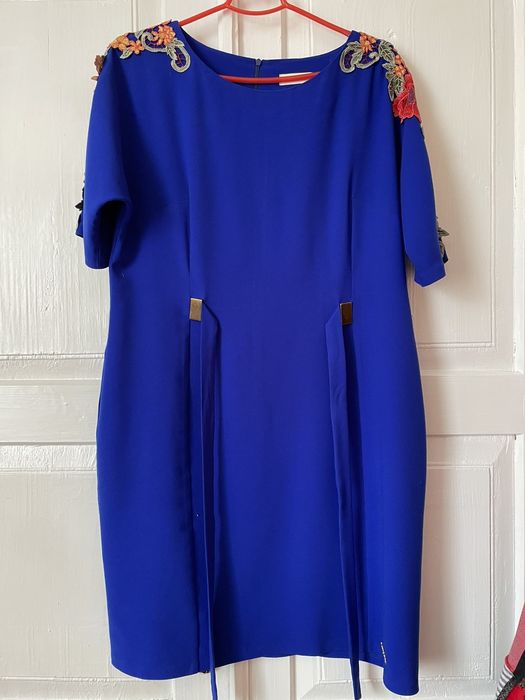 Шикарна жіноча сукня