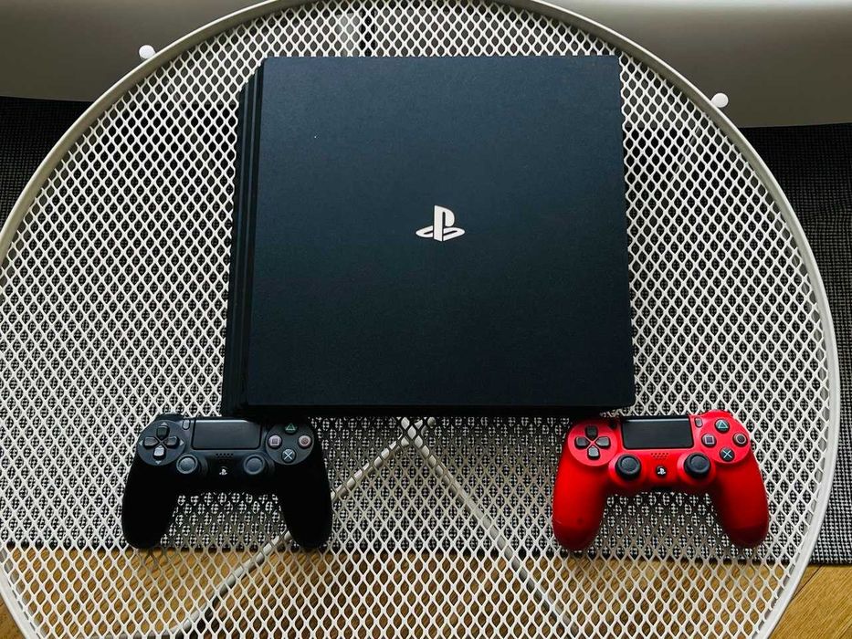 PS4 Pro 1TB + 2 геймпади + Ігри!