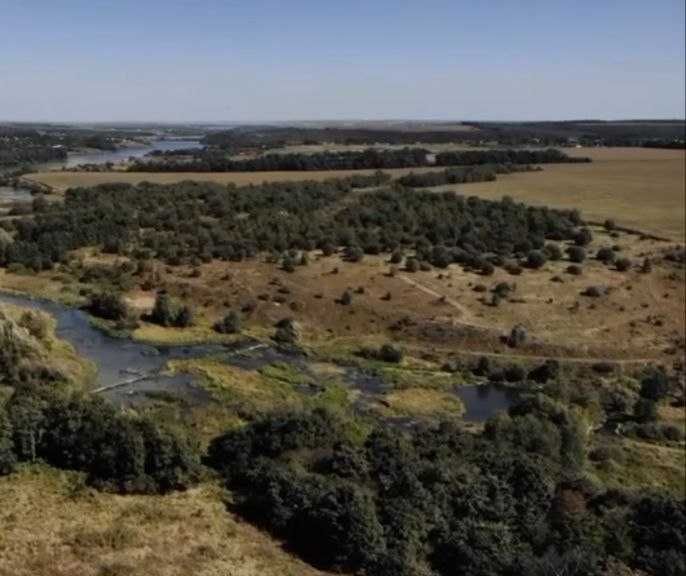 Продаж обʼєкту рекреації в Летичівському районі. 7 га  землі з власним озером та безкраїм лісом