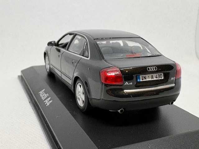 1/43 Audi A4 Minichamps edycja dealerska