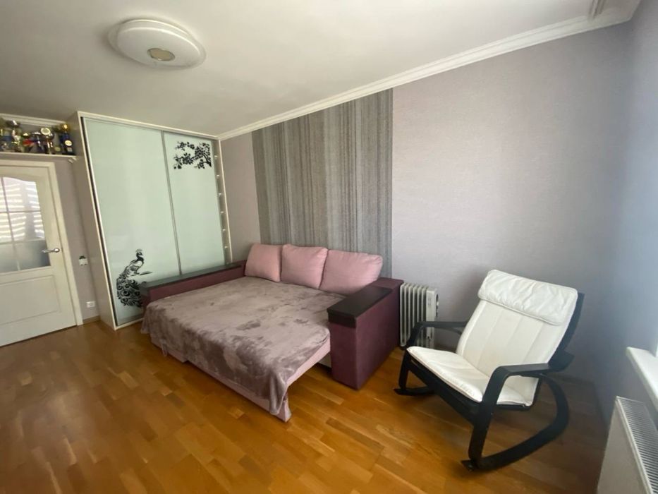 Оренда чудовоі  3к  квартири по вул Хорольська, 1А.