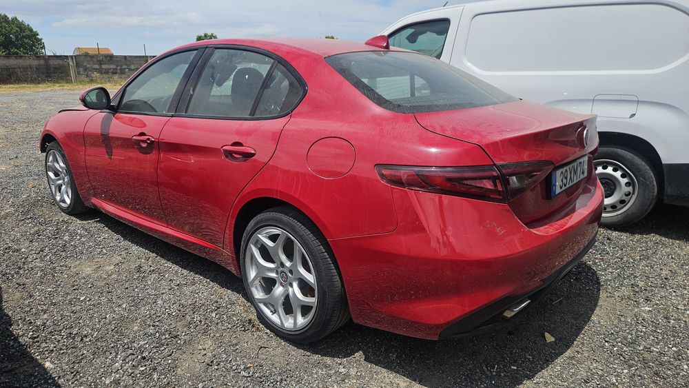 Alfa Romeu Giulia  auto.