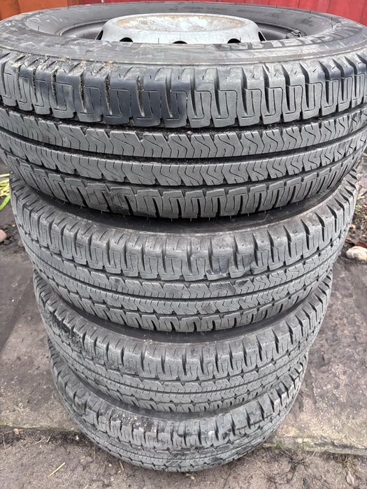 Колеса на дисках 225 75 16С Michelin Agilis