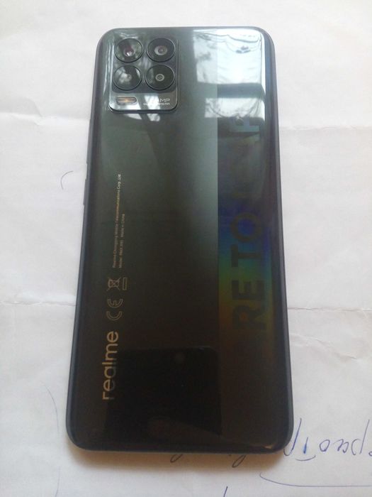 Продам телефон Realme 8