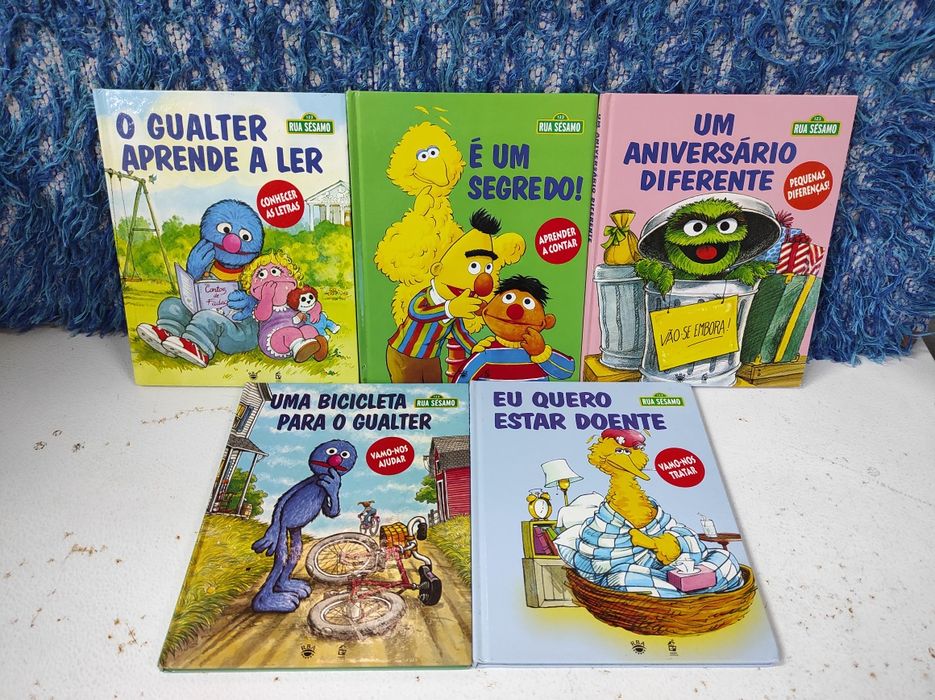 Livros infantis/juvenis: Disney - Mickey, Branca de Neve, Pinóquio, Tarzan, Kuzco / Dreamworks - Madagáscar, Pular a Cerca / Spongebob / Rua Sésamo