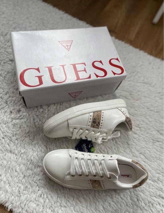 Nowe z metką buty Bata 39