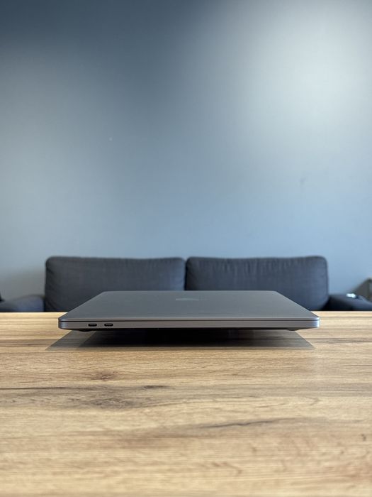 MacBook Pro 16 2019 i9 2.4ghz 32/512gb AMD 5300m 4gb !! Гарантія !!