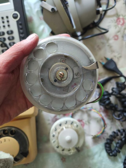 Продам стационарные телефоны