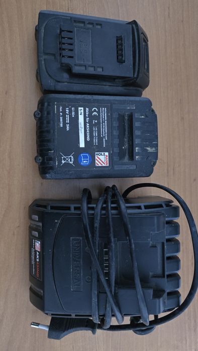 Ładowarka + dwa akumulatory AKS45IND
