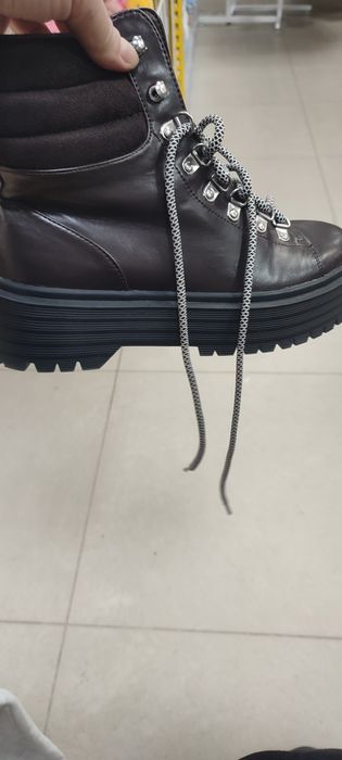 Ботінки,черевики,сапожки,берці ,взуття