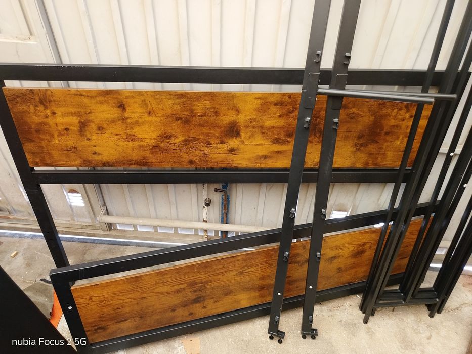 Cama de casal de ferro e Madeira de 150x2
