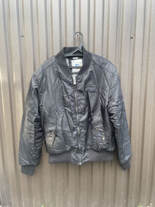 Бомбера alpha industries!