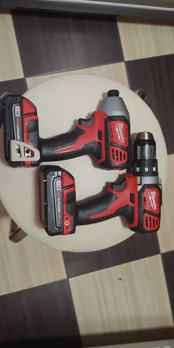 Milwaukee M18 2691-22 набір шуруповертів