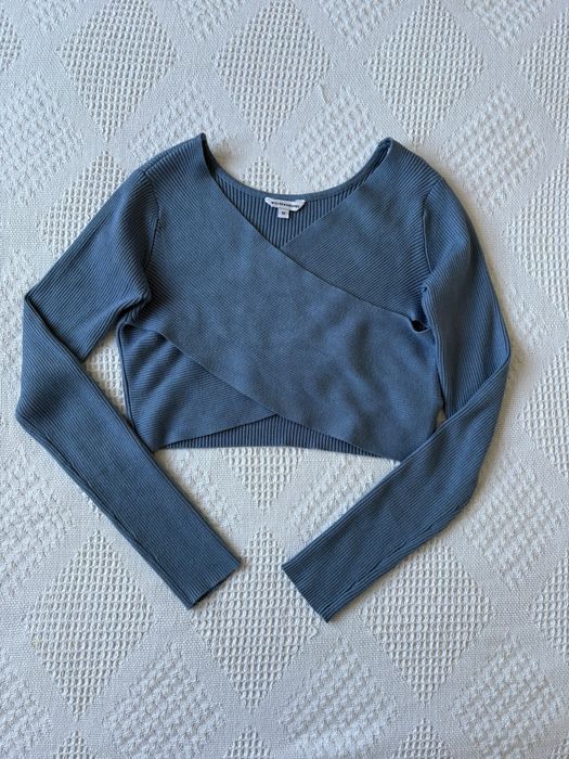 Crop top niebieski m 38 prążkowany przekładany
