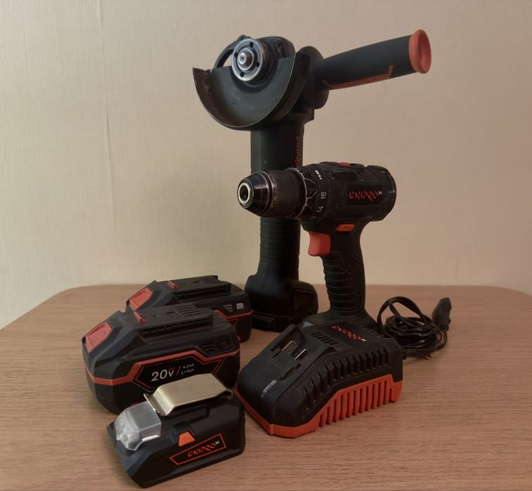 Продам надежный комплект аккумуляторного инструмента Dnipro-M