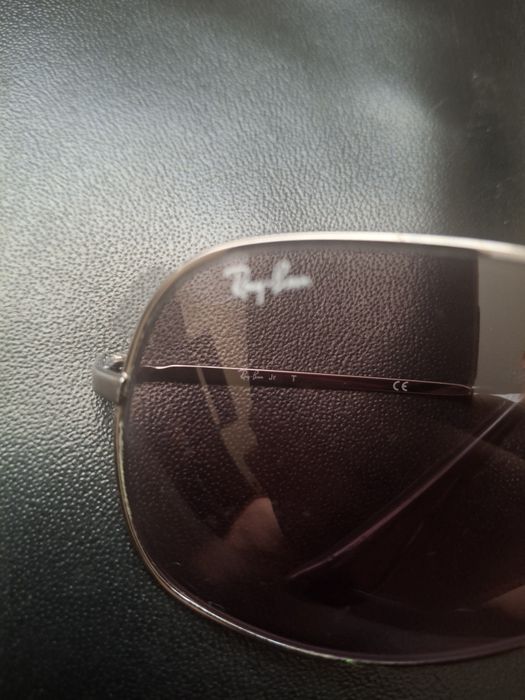 Óculos de sol Ray-Ban de Menina, novos/ nunca usados, em metal gunmetal/dourado com lentes violeta degradé.