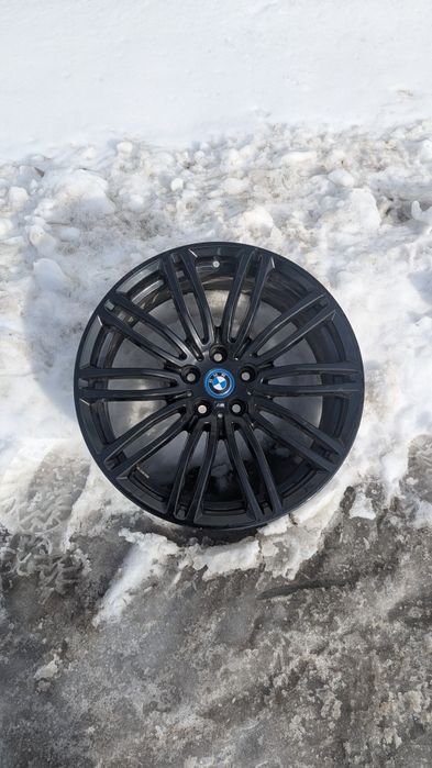 Продам оригінальний 19-дюймовий литий диск BMW