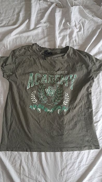 Koszulka Bluzka tshirt ciemnozielony khaki z nadrukiem academy