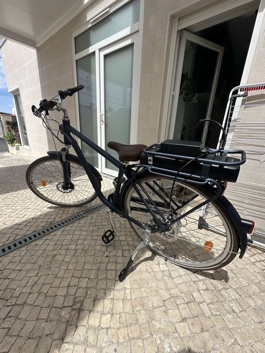 Bicicleta eletrica  de cidade ELOPS 900 e quadro baixo azul-escuro