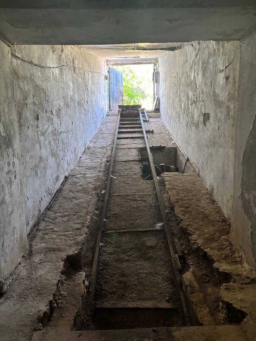 Продам овощебазу склады 1400м2 земля 1 га собственность, возле трассы