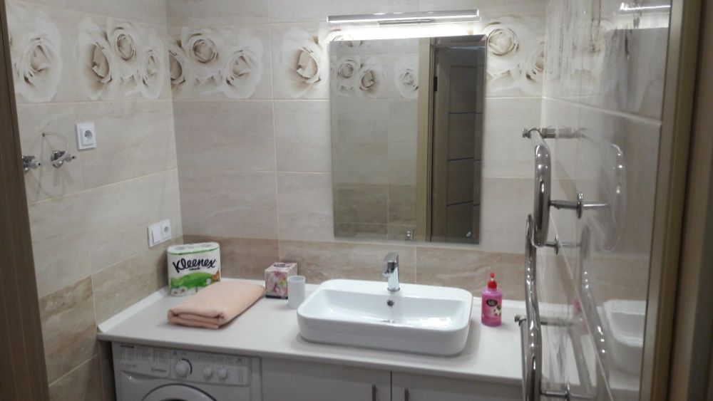 метро Печерська, вул. Дорошенка 61а, подобово