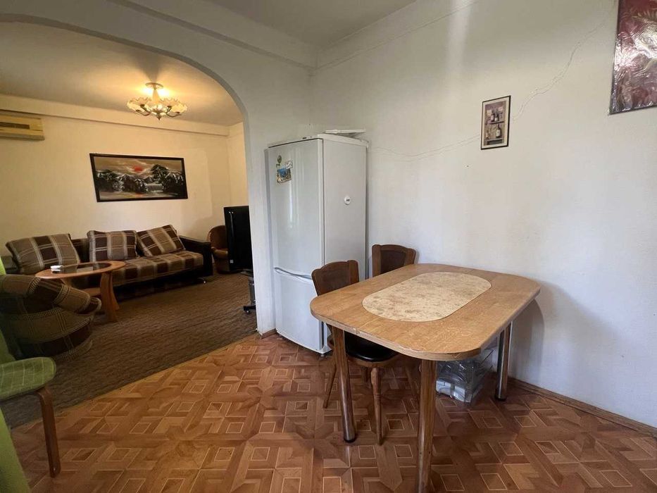 2-кімнатна квартира біля метро Політехнічний інститут