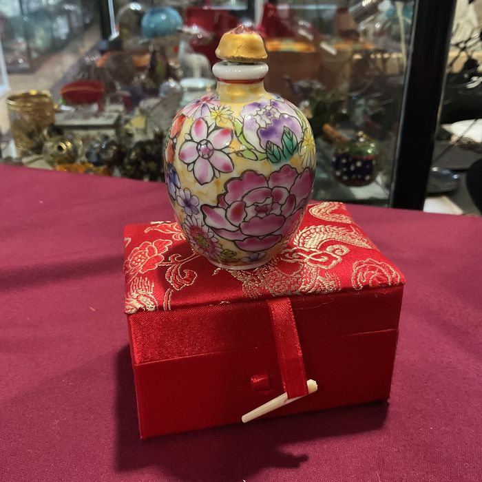 Snuff bottle com 7,5 cm. Sem caixa