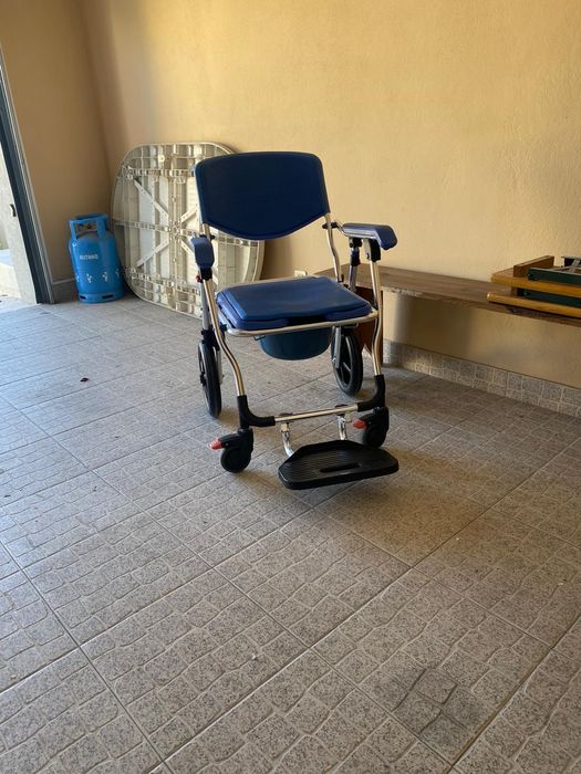 Cadeira de apoio para banho