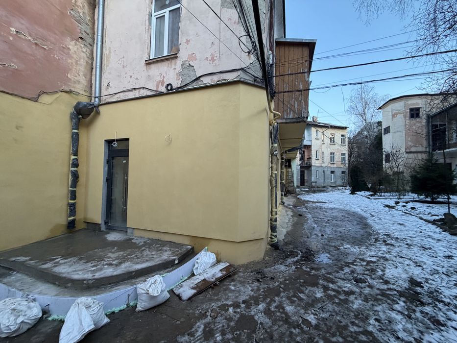 Приміщення під бар кафе з літкою