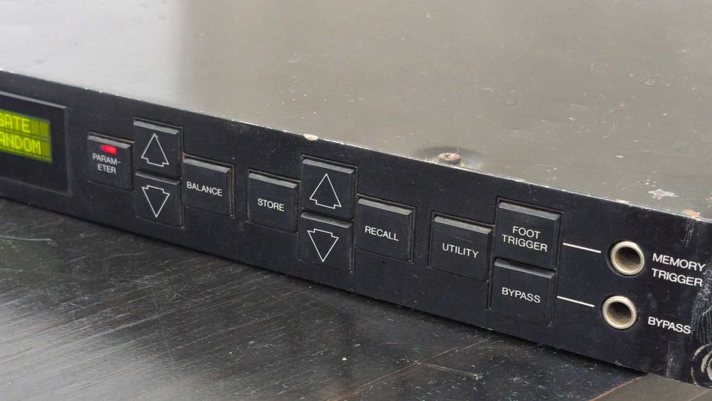 Processador de efeitos Yamaha SPX90