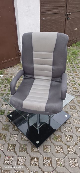 Małe fotele dwie sztuki