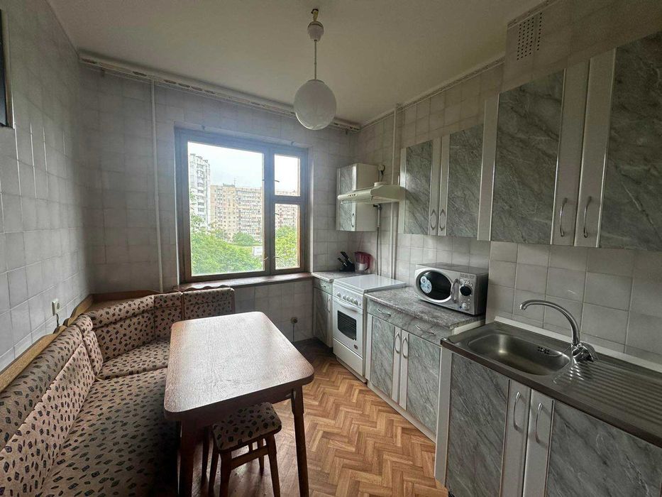 Продам 2 ком. квартиру пр. Добровольского