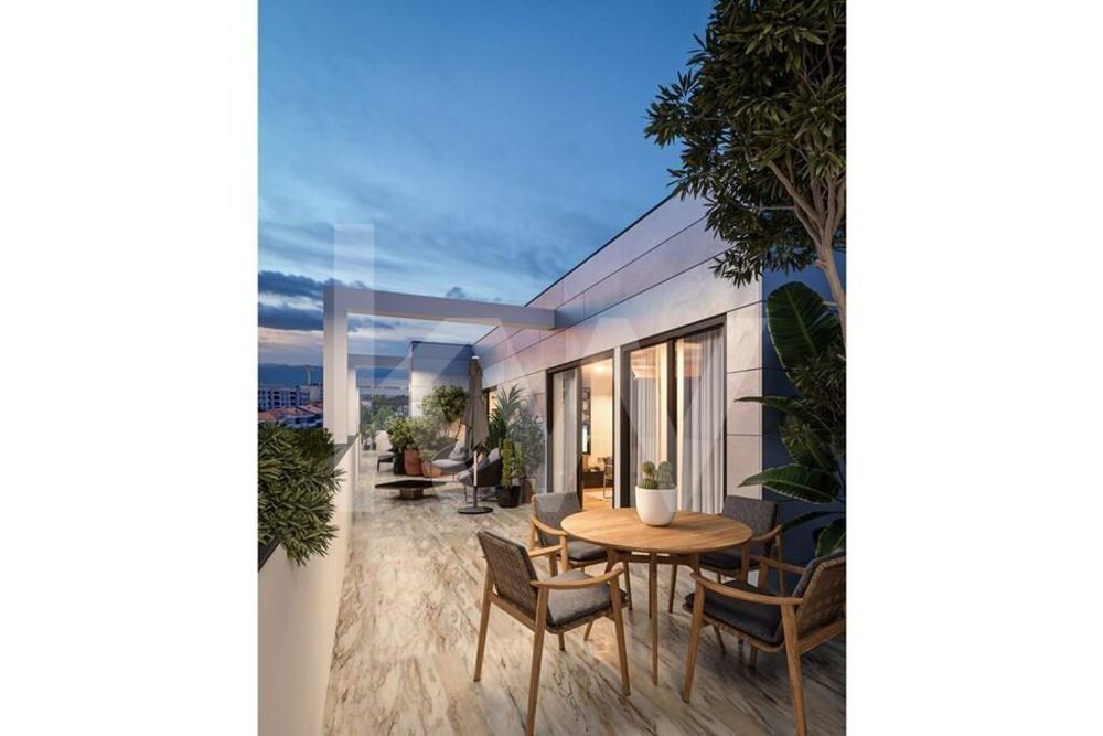 Apartamento T3 Novo, Terraço 64 M2,  Lugar De Garagem Para 2 Viaturas