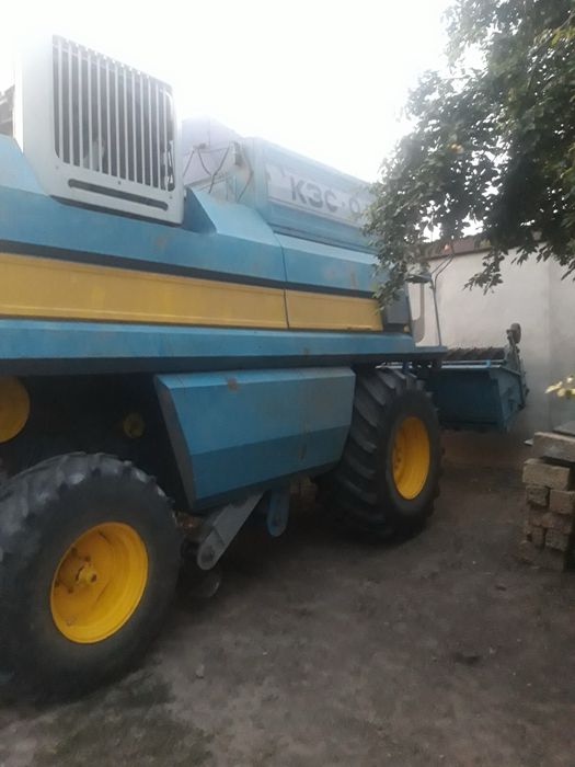 Продам комбайн славутич